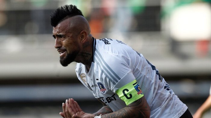 Colo Colo cae ante Audax que llega a la cima de la tabla: Vidal fue expulsado