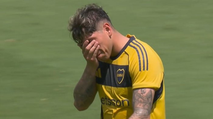 ¡No lo podía creer! El palo le impidió a Carlos Palacios marcar un golazo en duelo de Boca vs Auckland