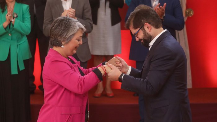 Presidente Boric felicitó a Jara por triunfo en primarias: “Jeannette sabe de batallas difíciles”