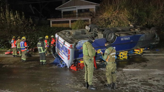 Fatal accidente tras volcamiento de taxibus en ruta que une Concepción con Chiguayante