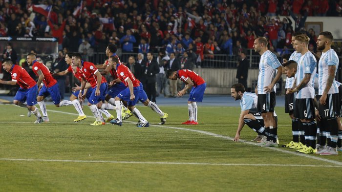 Para volver a emocionarse: Revive la tanda de penales que consagró a Chile en la Copa América 2015