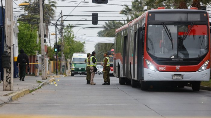 Encuentran a una persona fallecida al interior de bus RED en Maipú: No habría intervención de terceros