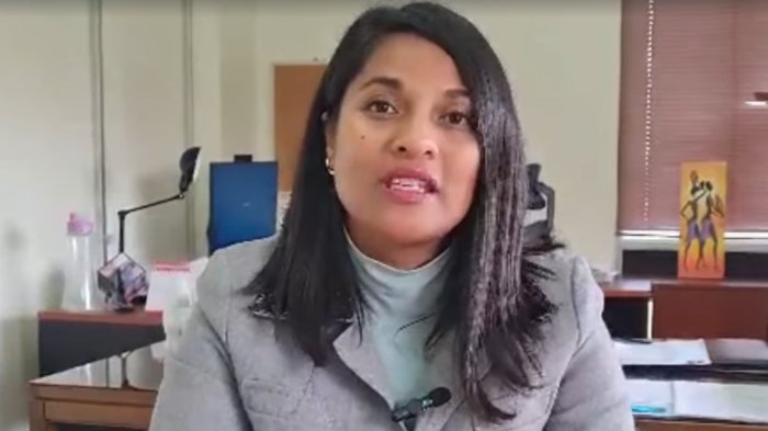 Delegada presidencial de Arica es trasladada a Santiago luego de complicaciones tras su parto