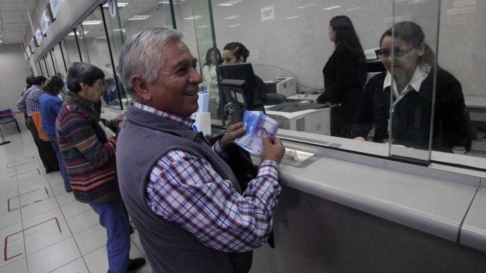 IPS entrega bono de $220 mil a mayores de 60 años: Revisa quiénes pueden recibirlo