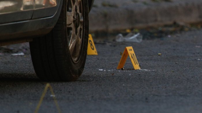 Hombre baleó vehículo estacionado en Maipú: Víctima apuntó a un “encargo” contra otra persona