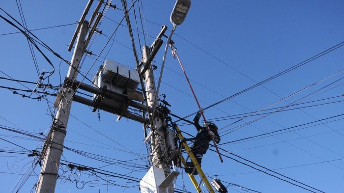 Vuelven con todo: Enel informa que estas doce comunas tendrán cortes de luz el jueves 17