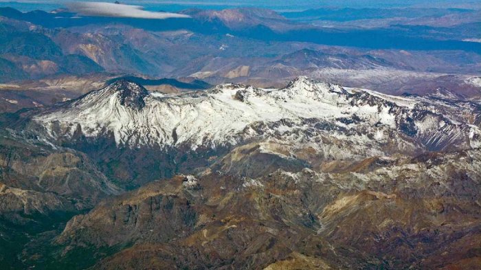 Sernageomin declara alerta técnica amarilla para el complejo volcánico Planchón-Peteroa