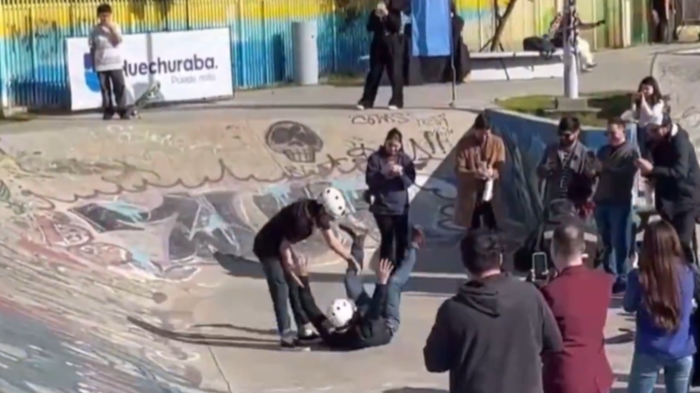 Gonzalo Durán protagonizó aparatosa caída en skate durante actividad en Huechuraba