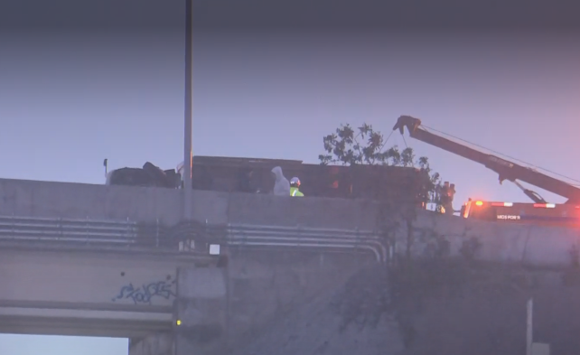 Camión se volcó en Ruta 68 en enlace San Pablo: Autopista se encuentra con restricción de tránsito