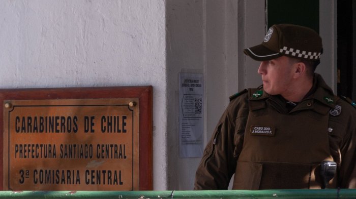 Carabineros lanza ofertas laborales con sueldos de hasta $1,7 millones: Así puedes postular