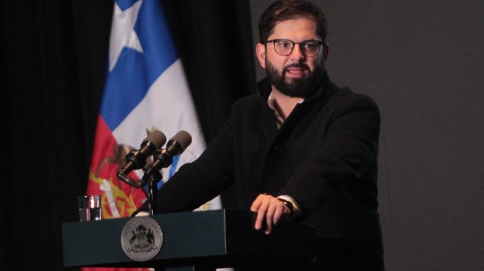 Presidente Boric llama a la calma producto de la alerta de tsunami en Chile: 