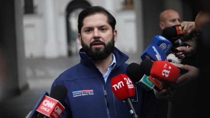 Pdte. Boric reconoce presiones para bajar alerta por tsunami: “Más vale pecar de exceso de precaución”