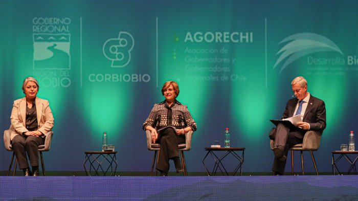 Tenso debate presidencial: Matthei, Kast y Jara se enfrentaron en Concepción