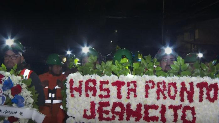 La lenta y triste despedida de los mineros fallecidos en El Teniente