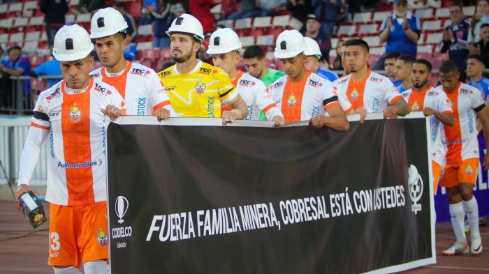 “Fuerza familia minera”: El emotivo homenaje de Cobresal y la U a mineros de El Teniente