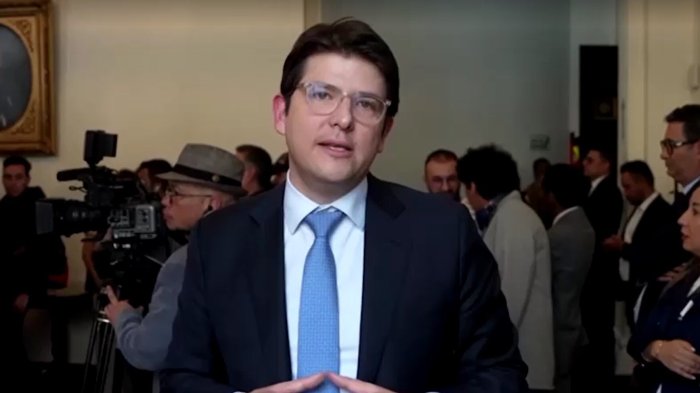 Confirman muerte de precandidato presidencial colombiano Miguel Uribe: Fue baleado en atentado de junio