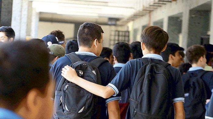 4 alumnos resultaron intoxicados: Detienen a estudiante por vender dulces con marihuana en colegio de Valparaíso