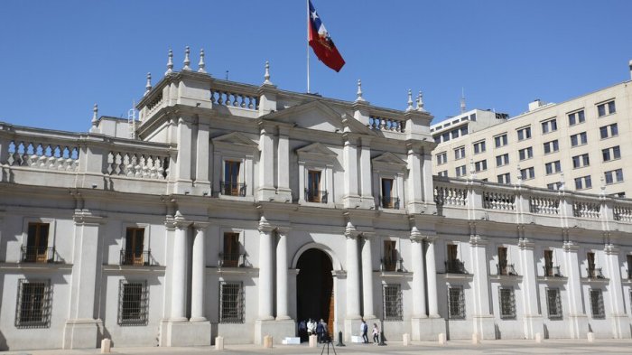 Logró la meta: Aspirante a La Moneda reunió firmas exigidas por el Servel y estará en la papeleta