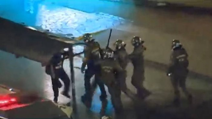 Condenan a tres carabineros por golpiza a manifestante durante el estallido social en Ñuñoa