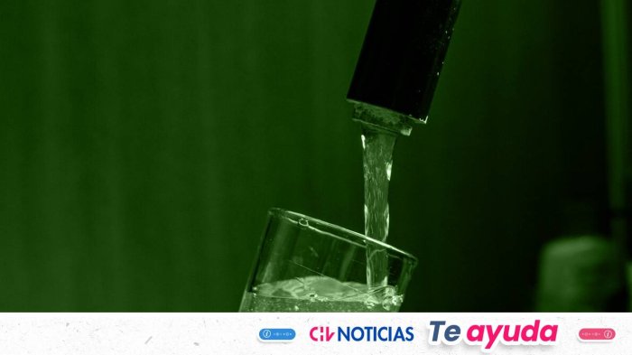 ¿Estás sin agua en tu casa? Anuncian horarios de reposición por cortes de suministro en Santiago
