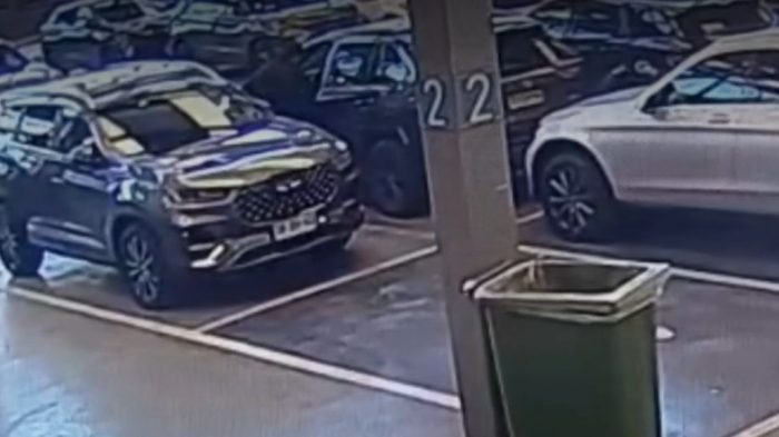 Cámaras de seguridad captan el momento exacto en que sujetos roban el auto a Marcelo 