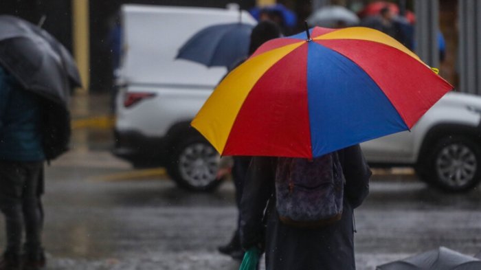 Vuelven las lluvias: Revisa el día en que comenzarían a caer precipitaciones en Santiago