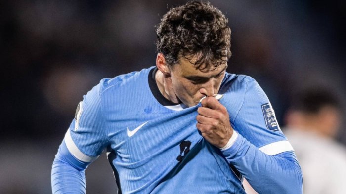 Marcelo Bielsa vuelve a un mundial: Uruguay se clasificó al imponerse con autoridad ante Perú