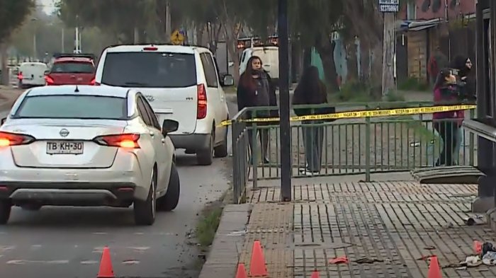 Dos personas fueron baleadas en paradero tras intento de robo en Puente Alto