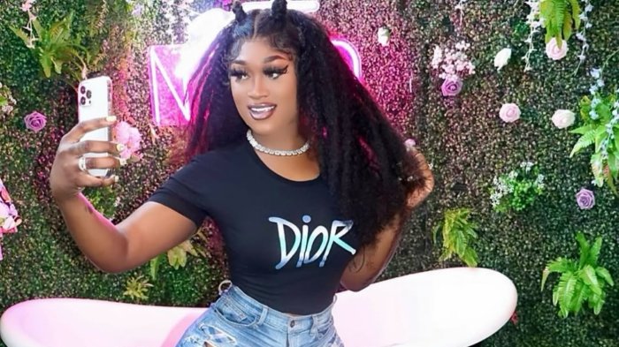 Reconocida influencer y modelo está en riesgo vital tras ser baleada afuera de su casa