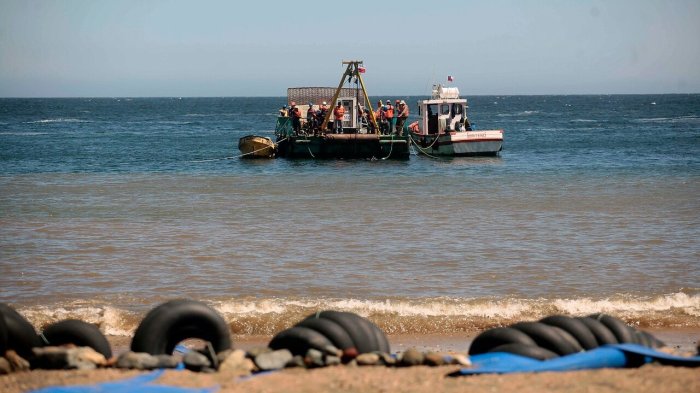 Se lanzó en piquero: Adolescente desapareció en el mar en la playa Las Torpederas de Valparaíso