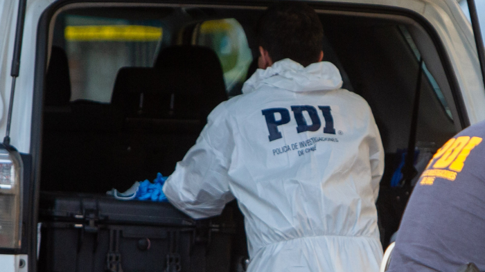 Hermanos de 13 y 15 años mueren tras recibir descarga eléctrica instalando un mástil