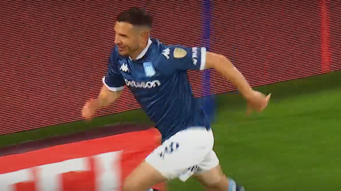 Apareció el goleador: Maravilla Martínez conectó un centro y abrió la cuenta para Racing ante Vélez