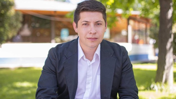 “Errar es humano”: Alcalde de Vichuquén es detenido ebrio en auto municipal tras evadir fiscalización