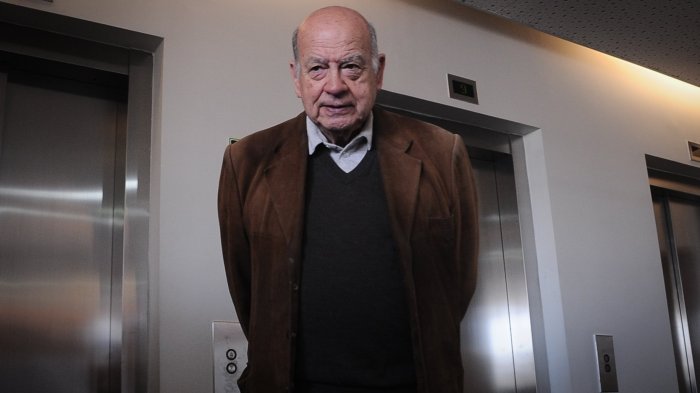 Senador José Miguel Insulza fue internado luego de sufrir problemas al corazón