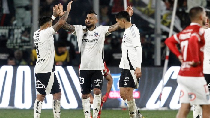 El “nuevo” Colo Colo de Fernando Ortiz goleó a Iquique y se prende en la lucha por copas internacionales