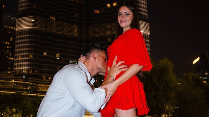 “De un mensaje a convertirse en...”: Sammis Reyes y la romántica dedicatoria a Emilia Dides