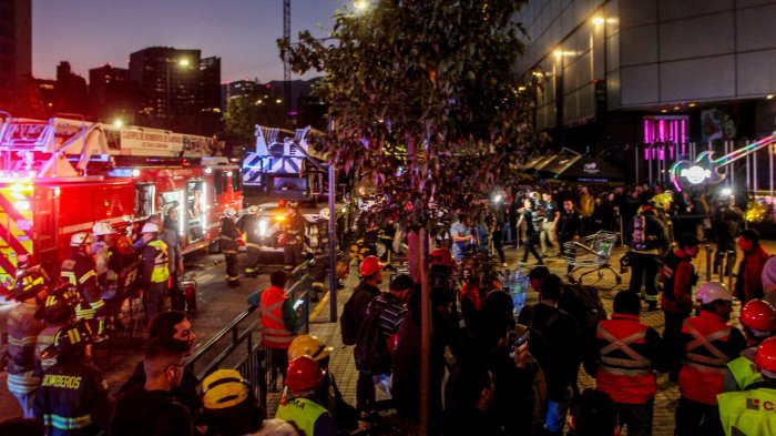 Oficial: Mall Costanera Center anuncia investigación por incendio que tiene cerrado el recinto