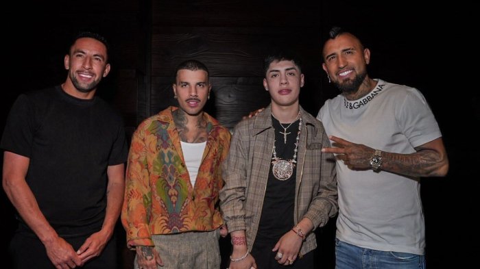 Los detalles del encuentro entre Rauw Alejandro, Arturo Vidal, Cris Mj y Mauricio Isla