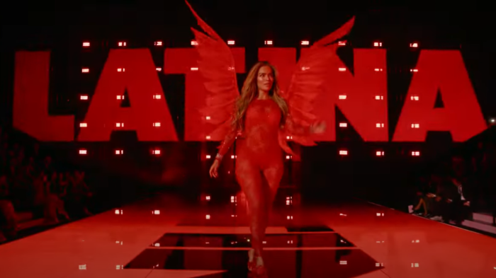 Así fue la aplaudida presentación de Karol G en el Victoria’s Secret Fashion Show