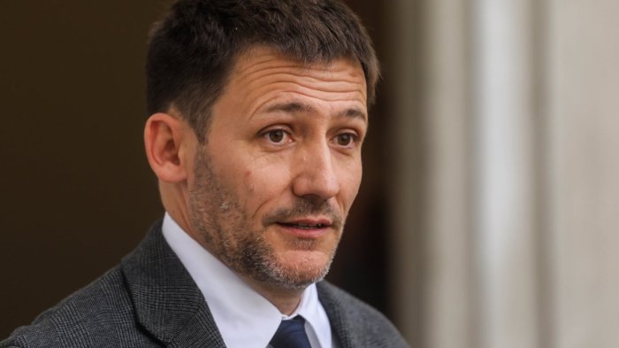 Gobierno aceptó la renuncia del ministro Diego Pardow tras error tarifario en cuentas de luz