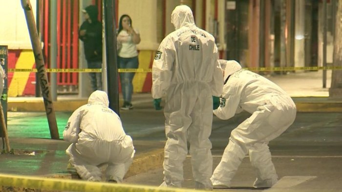 Investigan secuestro en Santiago Centro: Amenazaron a hombre con disparos y lo subieron a un auto