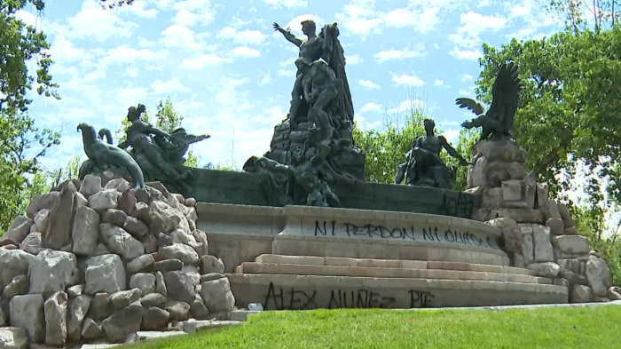 Se reinauguró hace menos de 24 horas: Vandalizan nuevamente fachada de la fuente alemana