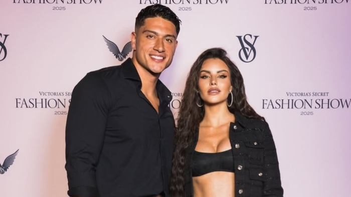 Sammis Reyes reaccionó a especial regalo de cumpleaños de Emilia Dides: “Sus locuras”