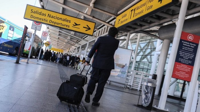Descartan bomba en Aeropuerto: Pasajero que lo dijo “en tono de broma” está detenido y podría ser deportado