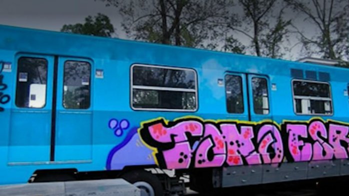 Vandalizan carro histórico del Metro de Santiago que se exhibe en el Museo Ferroviario de Quinta Normal