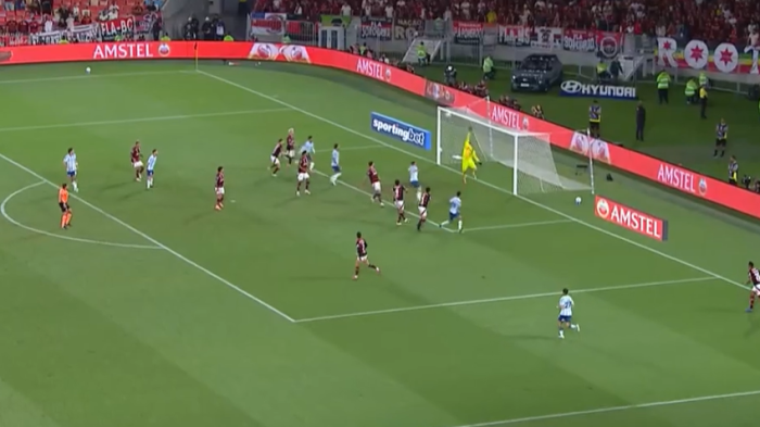 ¡Lo tuvo La Academia! Agustín Rossi estuvo notable y salvó a Flamengo del primero de Racing