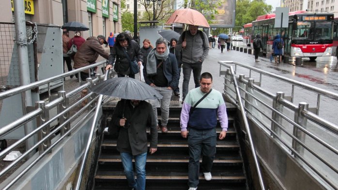 ¿A qué hora lloverá este jueves en Santiago? Precipitaciones podrían estar acompañadas de actividad eléctrica y granizos