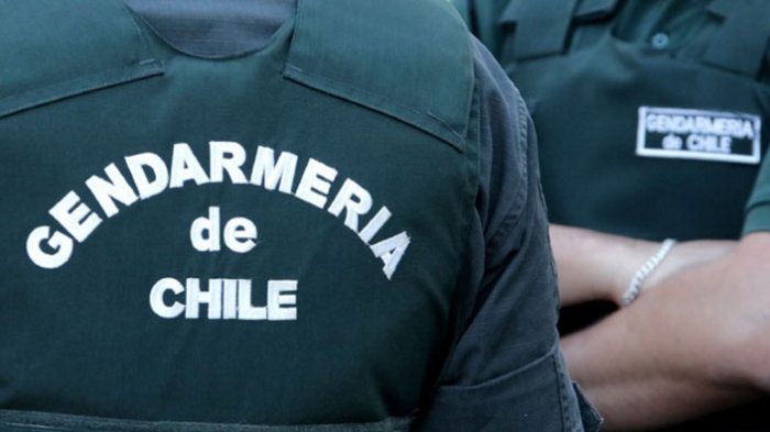 Tras operativos en cuatro regiones: 12 funcionarios de Gendarmería fueron detenidos por tráficos de drogas y cohecho