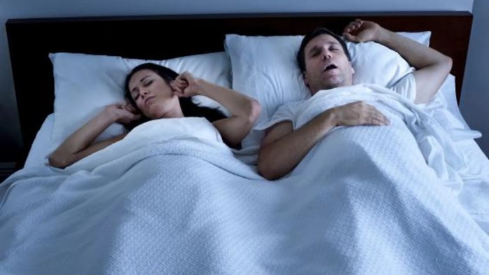 ¿Roncador pasivo?: Dormir con una persona que ronca puede traer graves consecuencias