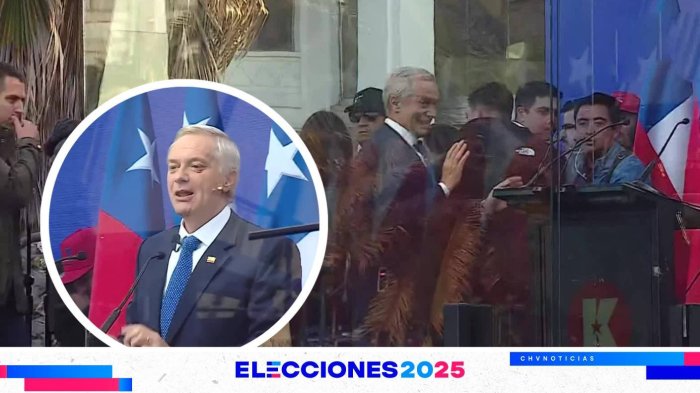 Polémica por uso de vidrio antibalas en discurso de José Antonio Kast: Lo compararon con Trump